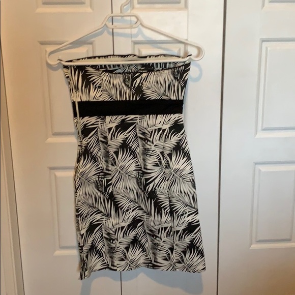 H&M tropical Leave strapless dress - Picture 2 of 3
